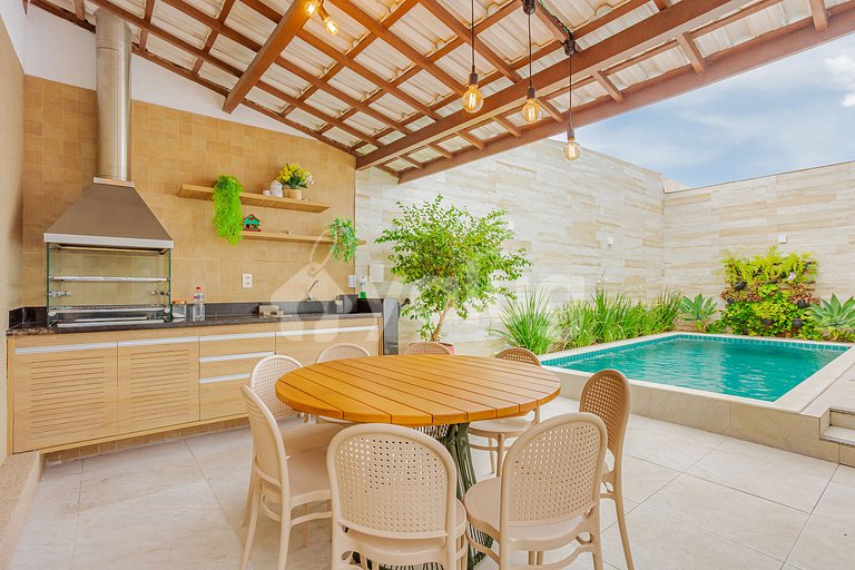 Excellent 4 Bedroom House in Guarajuba with Swimming Pool an
