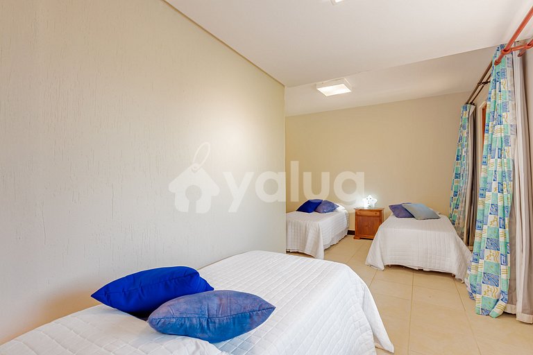 Beautiful House with 5 Suites and Pool - Guarajuba