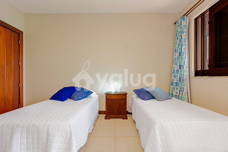 Beautiful House with 5 Suites and Pool - Guarajuba
