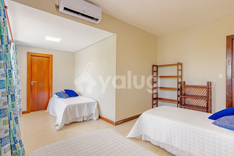 Hermosa casa con 5 suites y piscina - Guarajuba