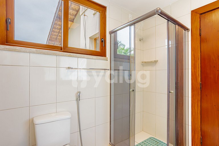 Linda Casa 5 Suítes com Piscina é na areia - Guarajuba