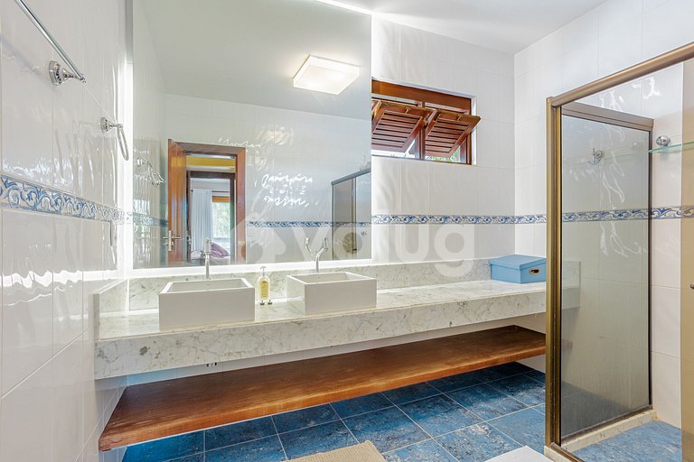 Hermosa casa con 5 suites y piscina - Guarajuba