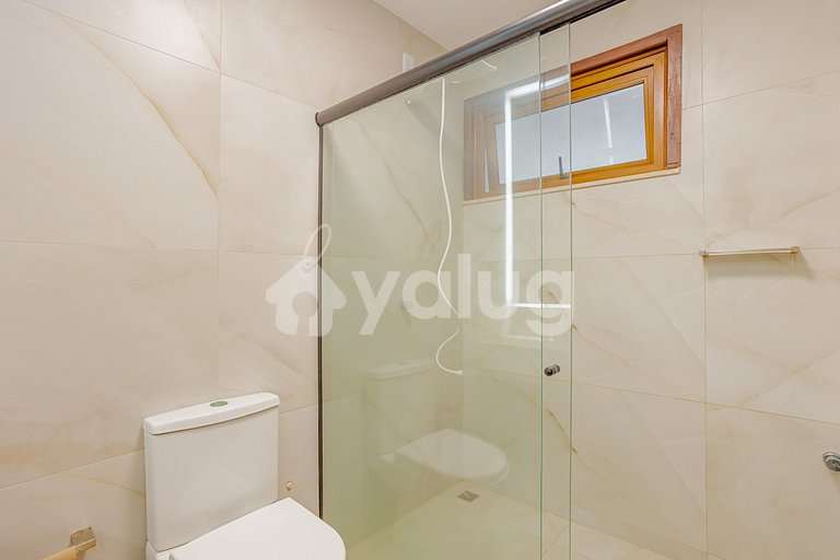 Hermosa casa con 5 suites y piscina - Guarajuba