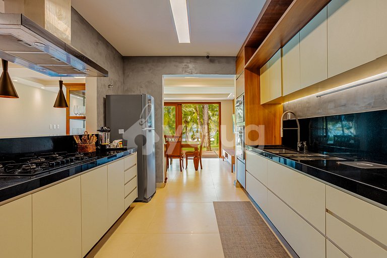 Beautiful House with 5 Suites and Pool - Guarajuba