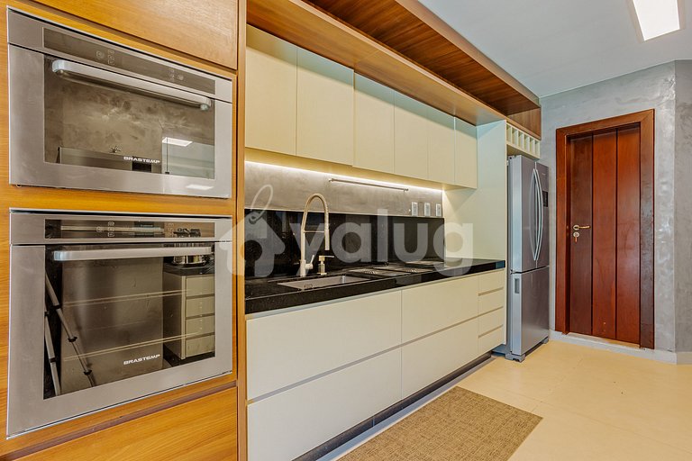 Beautiful House with 5 Suites and Pool - Guarajuba