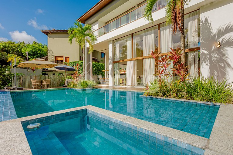 Casa Alto Padrão 4 Suítes com piscina - Praia do Forte