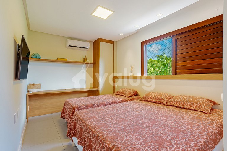 Casa Alto Padrão 6/4, com Hidro e piscina - Praia do Forte