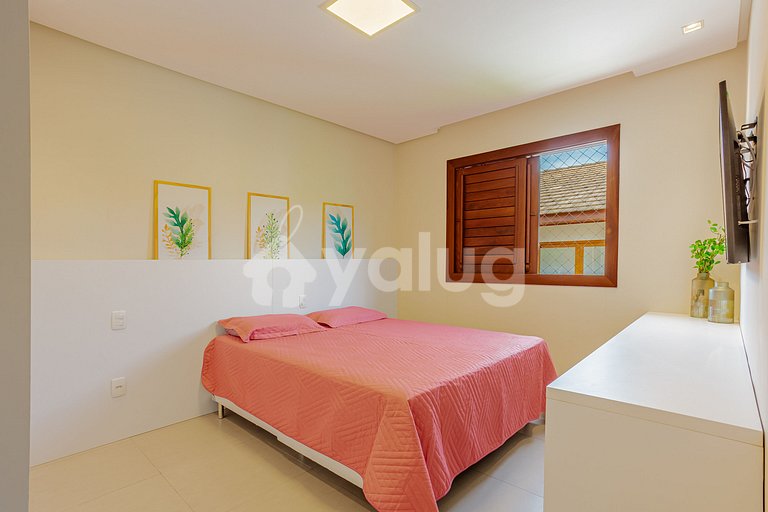 Casa Alto Padrão 6/4, com Hidro e piscina - Praia do Forte