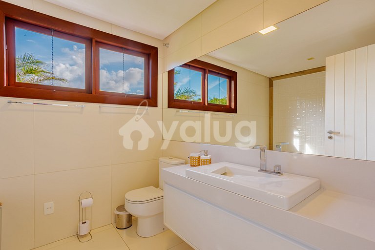 Casa Alto Padrão 6/4, com Hidro e piscina - Praia do Forte