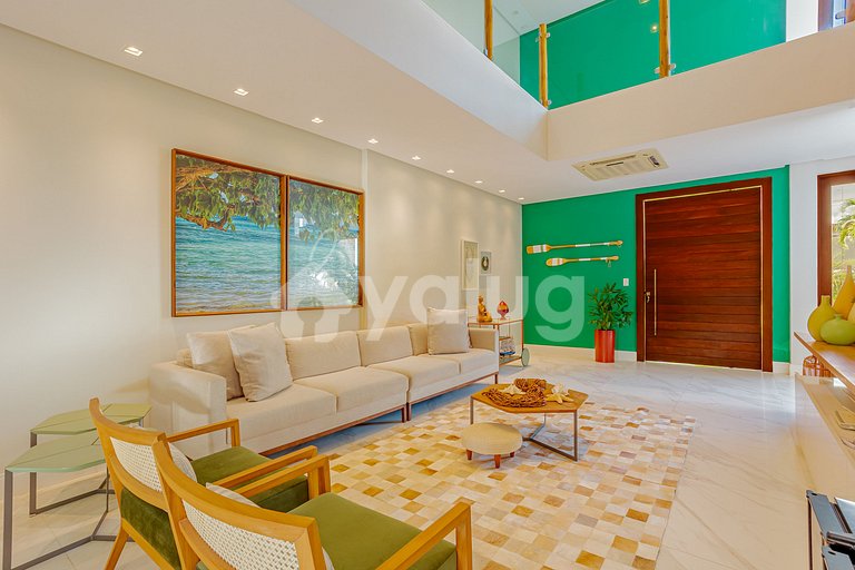 Casa Alto Padrão 6/4, com Hidro e piscina - Praia do Forte