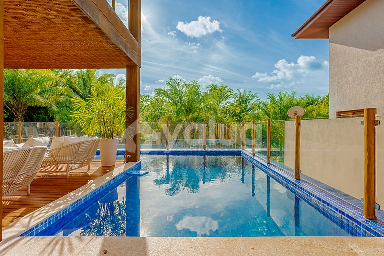 Casa Alto Padrão 6/4, com Hidro e piscina - Praia do Forte