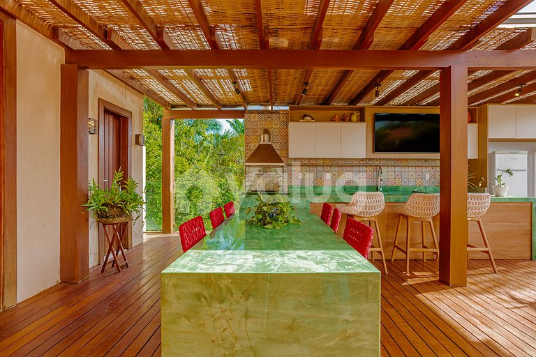 Casa Alto Padrão 6/4, com Hidro e piscina - Praia do Forte