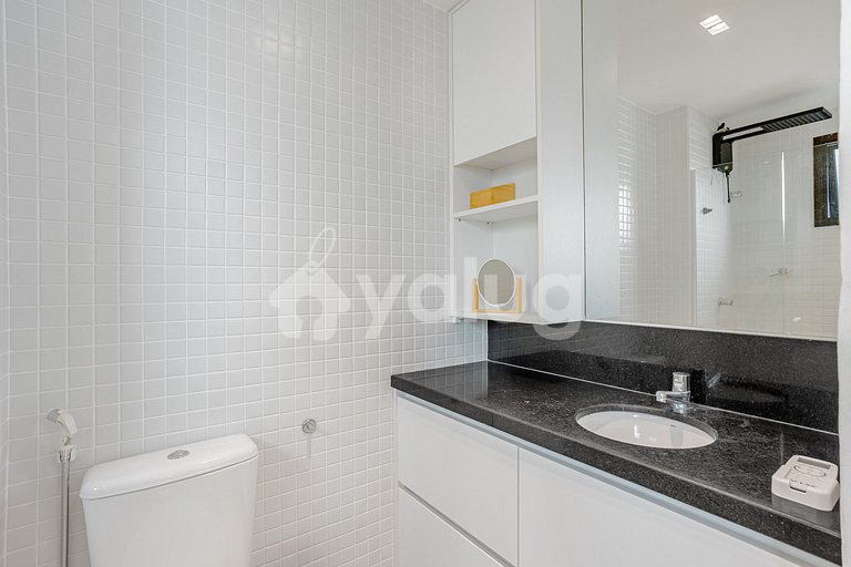 Beautiful studio apartment 100m from Barra Beach.