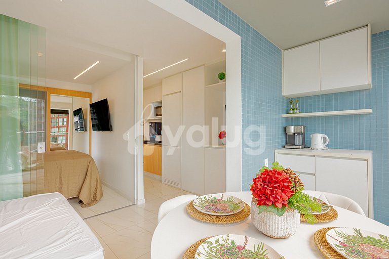 Beautiful studio apartment 100m from Barra Beach.