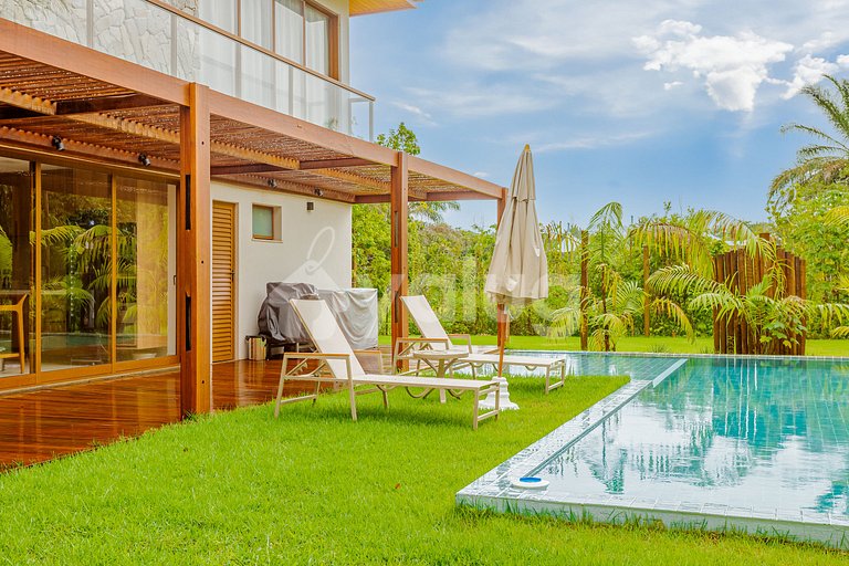 Casa de Alto Padrão 5 Suítes com piscina em Praia do Forte