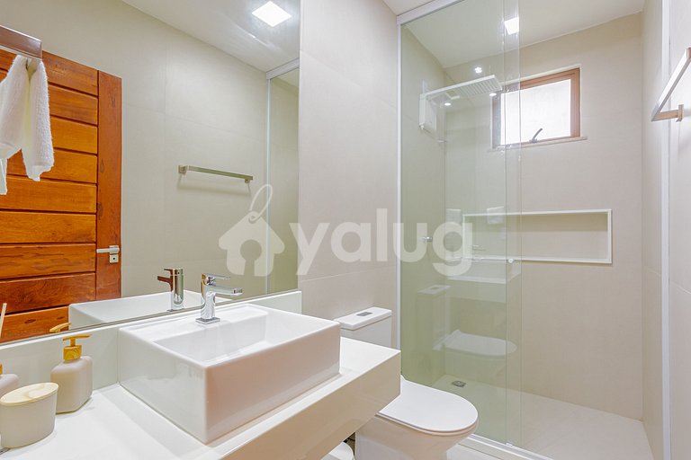 Luxury house with 5 suites and pool in Praia do Forte