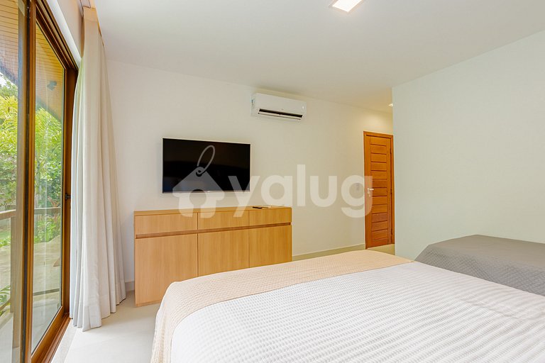 Luxury house with 5 suites and pool in Praia do Forte
