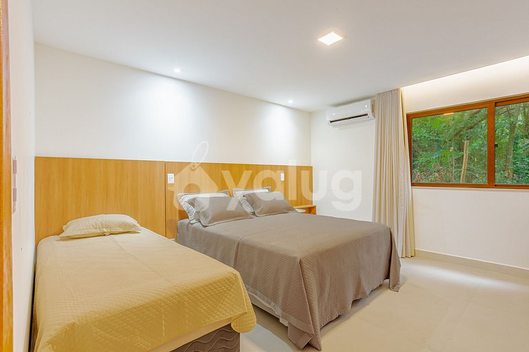Casa de lujo con 5 suites y piscina en Praia do Forte.