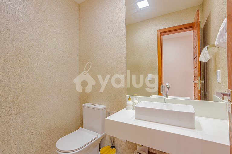 Luxury house with 5 suites and pool in Praia do Forte