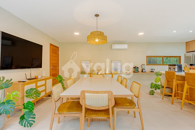 Luxury house with 5 suites and pool in Praia do Forte
