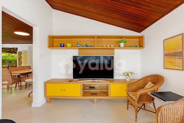 GB151 Perfect 7/4 house with pool, 160m from the beach