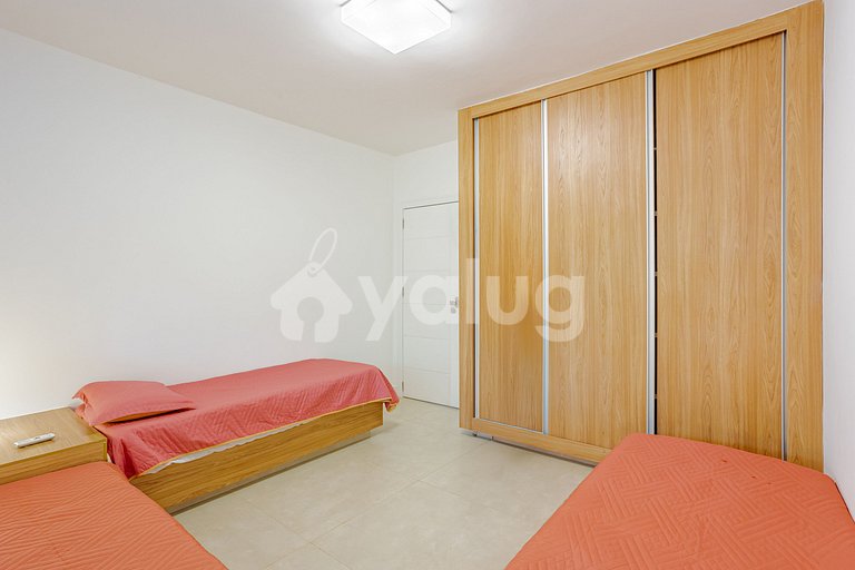 GB151 Perfect 7/4 house with pool, 160m from the beach