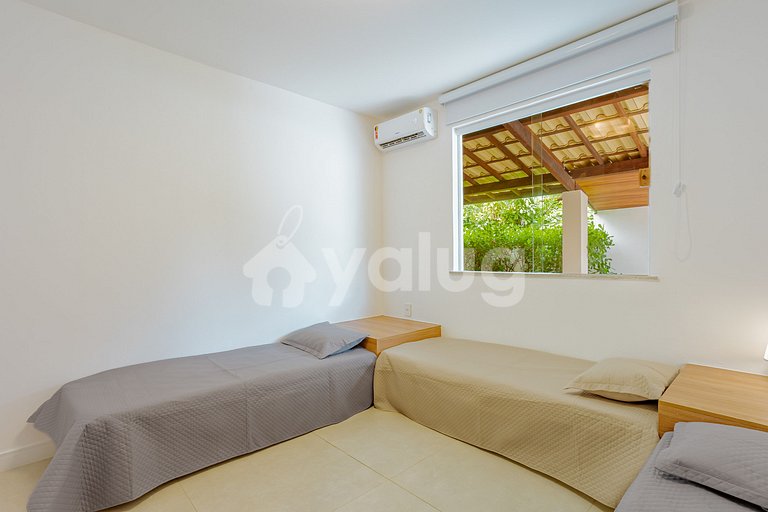 GB151 Perfect 7/4 house with pool, 160m from the beach