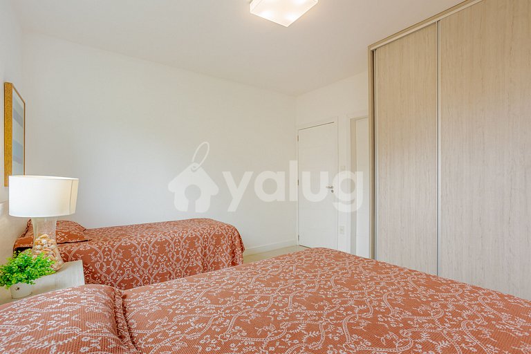 GB151 Perfect 7/4 house with pool, 160m from the beach