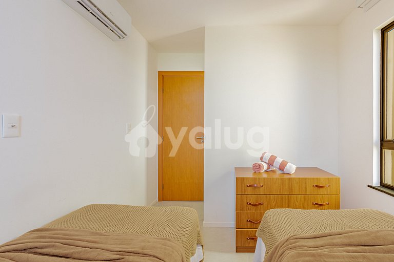 GB152 Apart de 3/4 en un cond. c/ piscina justo en la playa.