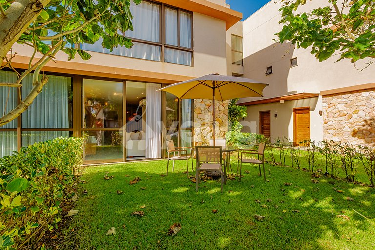 GB152 Apart de 3/4 en un cond. c/ piscina justo en la playa.
