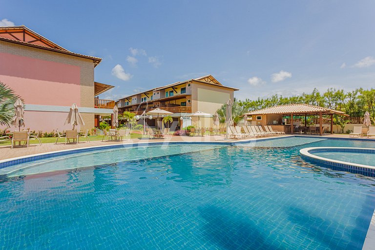 IT139 Apt 2 Suítes Cond Pé na Areia c/ Piscina