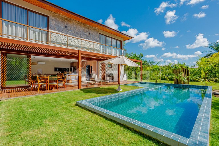 Casa de Alto Padrão 5 Suítes com piscina em Praia do Forte