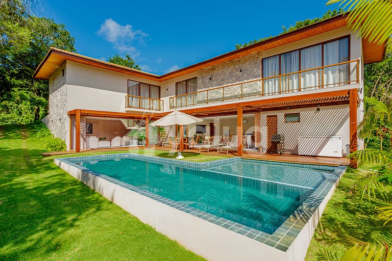 Casa de Alto Padrão 5 Suítes com piscina em Praia do Forte