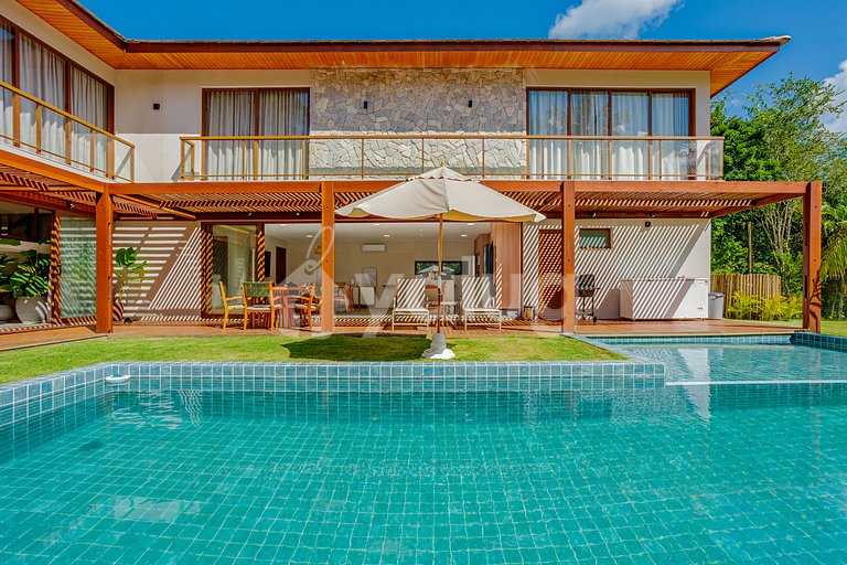 Casa de Alto Padrão 5 Suítes com piscina em Praia do Forte