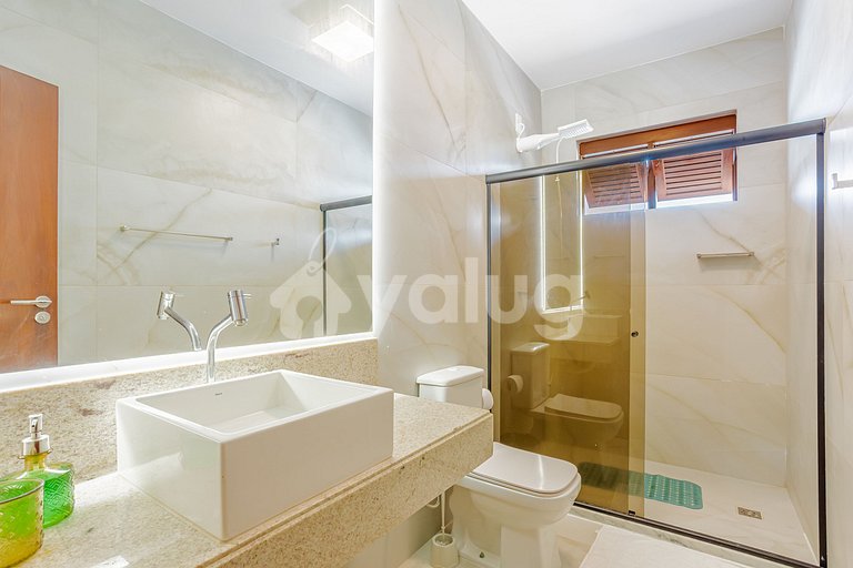 Linda Casa 5 Suítes com Piscina é na areia - Guarajuba