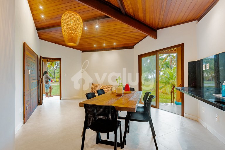 BV09 6/4 Oceanfront House Pool 70m from Busca Vida Beach