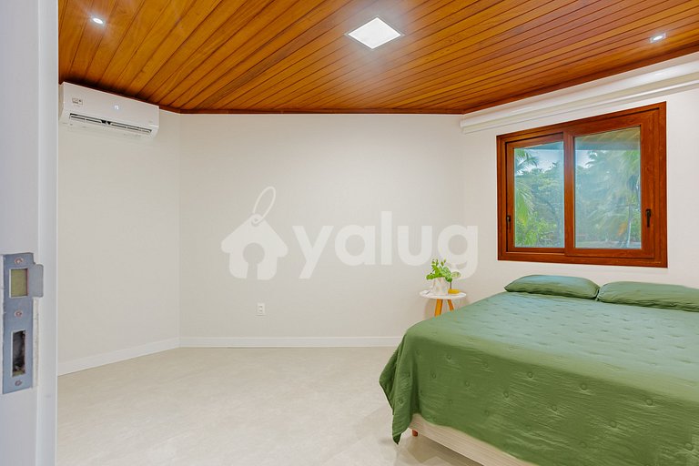 BV09 Casa Beira mar 6/4 c/ Piscina a 70m da Praia Busca Vida