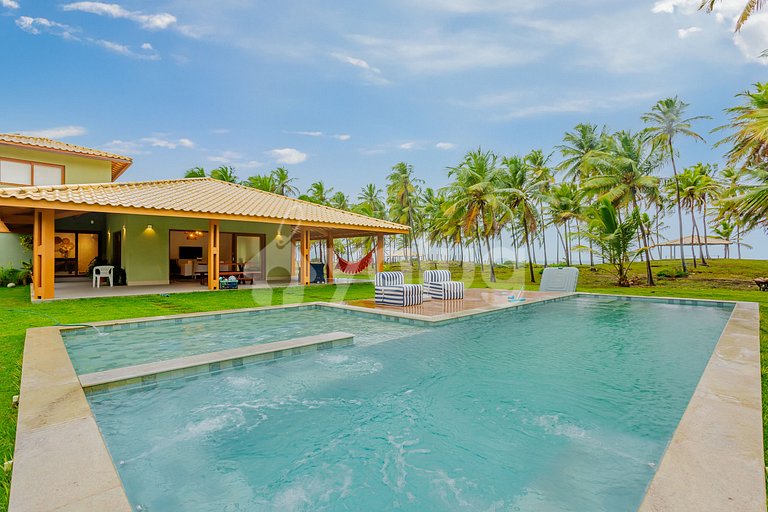 BV09 6/4 Oceanfront House Pool 70m from Busca Vida Beach