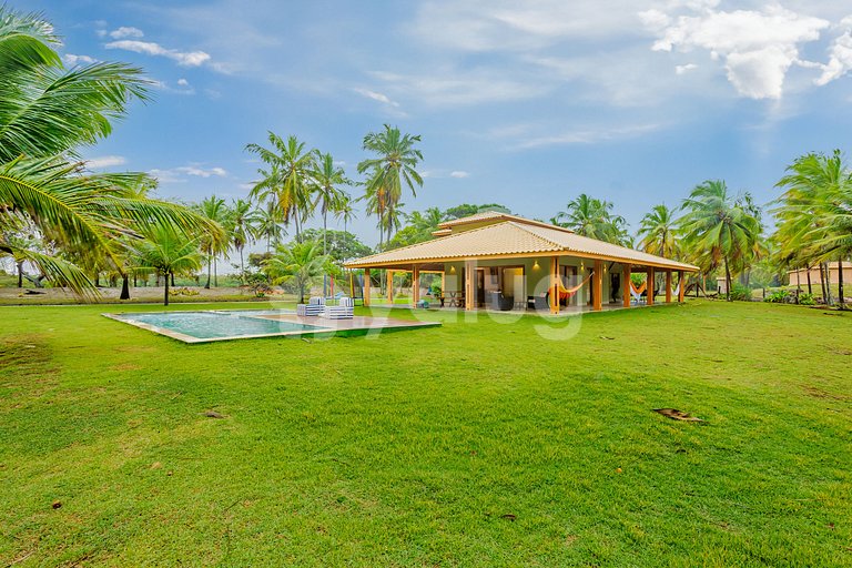 BV09 6/4 Oceanfront House Pool 70m from Busca Vida Beach