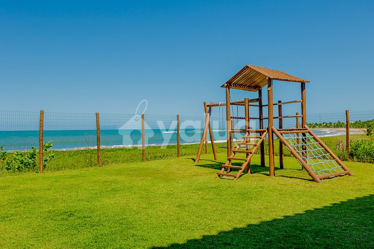IT142 Village 4/4 | Beachfront condo with Pool Itacimirim