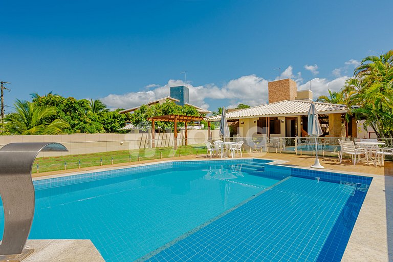 GB153 - Perfeita Casa 4/4 com Piscina Cond. Pé na areia