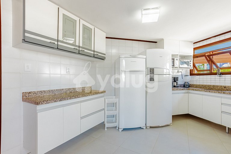 GB153 - Perfeita Casa 4/4 com Piscina Cond. Pé na areia