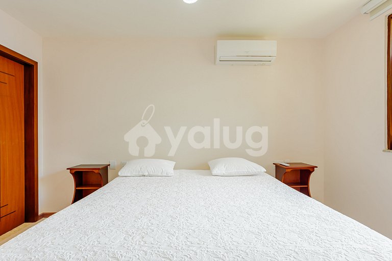 GB153 - Perfeita Casa 4/4 com Piscina Cond. Pé na areia