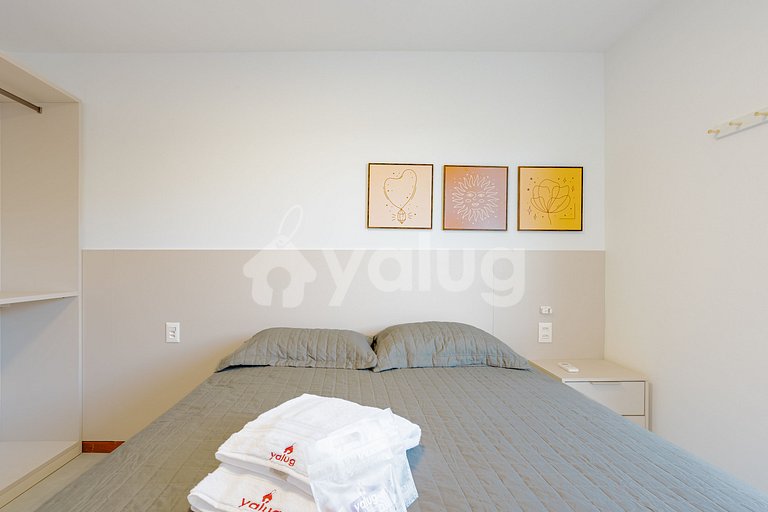 IT144 Ocean-View Ap. 3 En-suite Bedrooms Beachfront Cond.