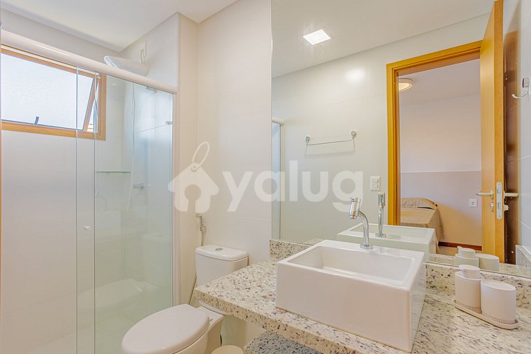 IT144 Ocean-View Ap. 3 En-suite Bedrooms Beachfront Cond.