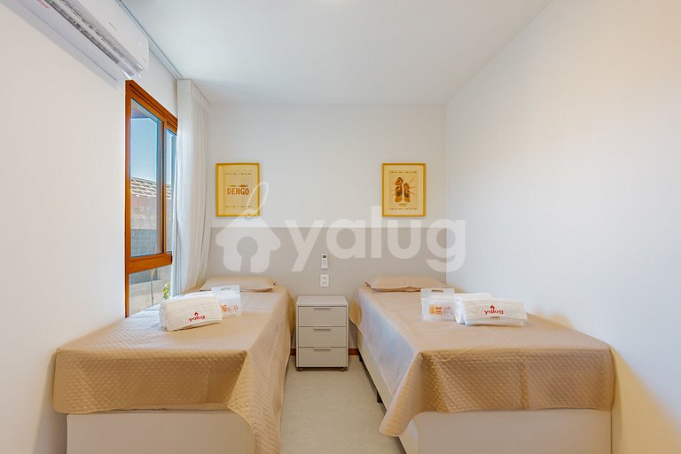 IT144 Ocean-View Ap. 3 En-suite Bedrooms Beachfront Cond.