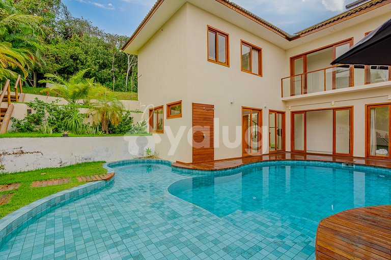 PF 159 High-end house with pool and 5 suites  Praia do Forte