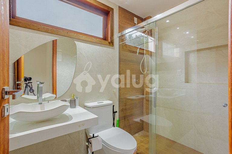 PF 159 High-end house with pool and 5 suites  Praia do Forte