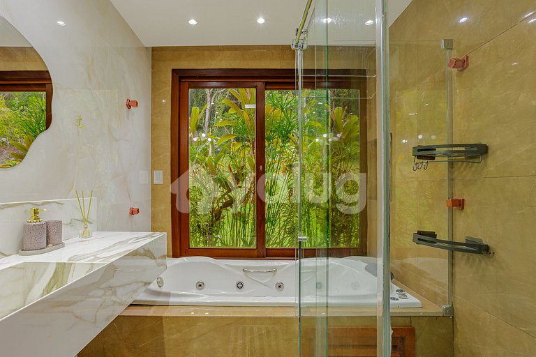 PF 159 High-end house with pool and 5 suites  Praia do Forte