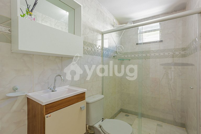 GB157 Casa c/ 4 suítes e piscina 500m da Praia Guarajuba